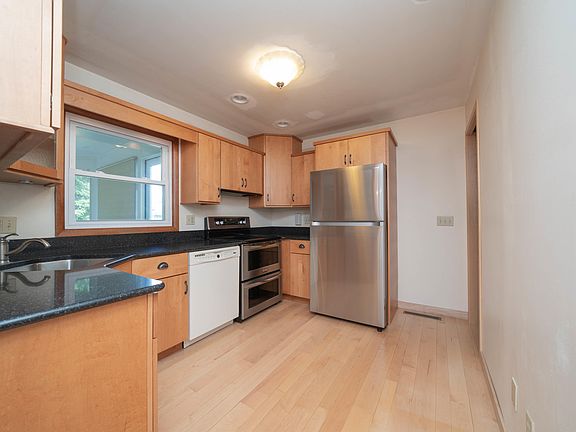 2nd image of 110 Sherwood Dr