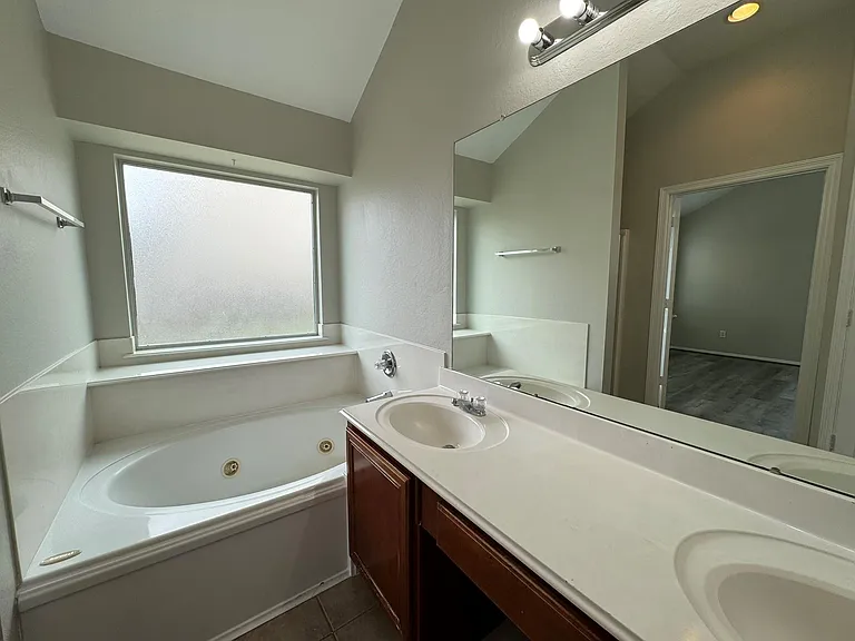 13196 Miller Ln — Photo 17