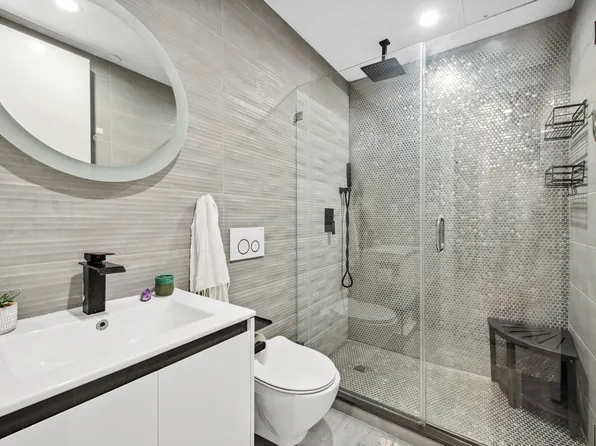 135 Johnson Avenue image 8 of 10