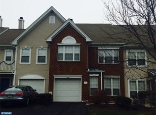 208 Amberleigh Dr #83, Pennington, NJ 08534