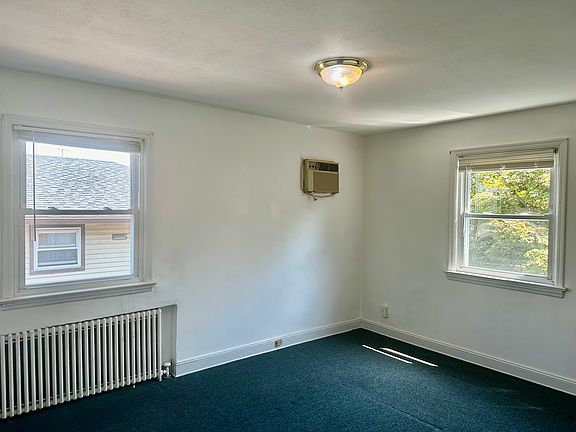 3rd image of 1086 Tulip Ave Floor 2