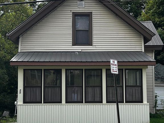 2nd image of 71 Pearl St