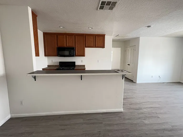 209 E. Grace St — Photo 23