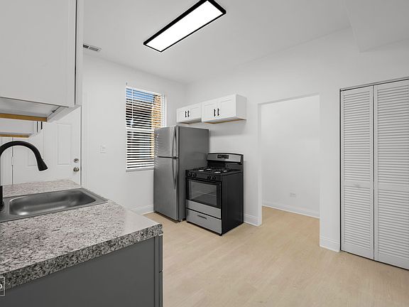 4th image of 602 N Lorel Ave #53441
