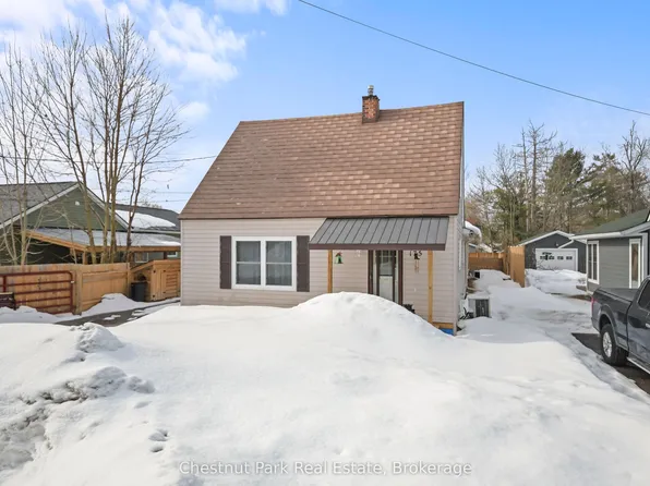 175 Crescent Dr, Gravenhurst, ON P1P 1L4