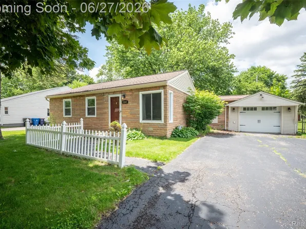2347 Pauline Dr, Waterford, MI 48329