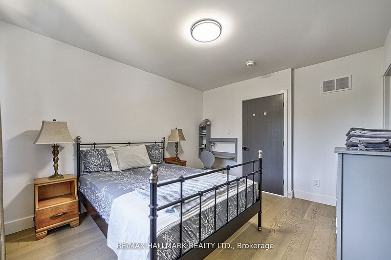 Toronto House for rent - 4 Bedrooms — photo 13