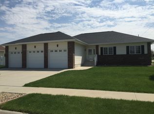 3225 35th St, Columbus, NE 68601