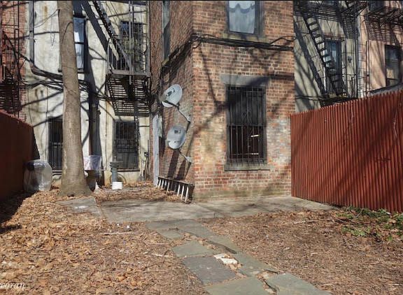 4th image of 588 Greene Ave