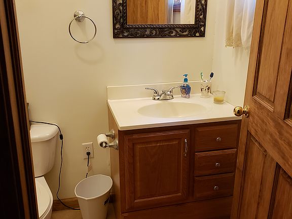 2nd bedroom bath
Floor tile