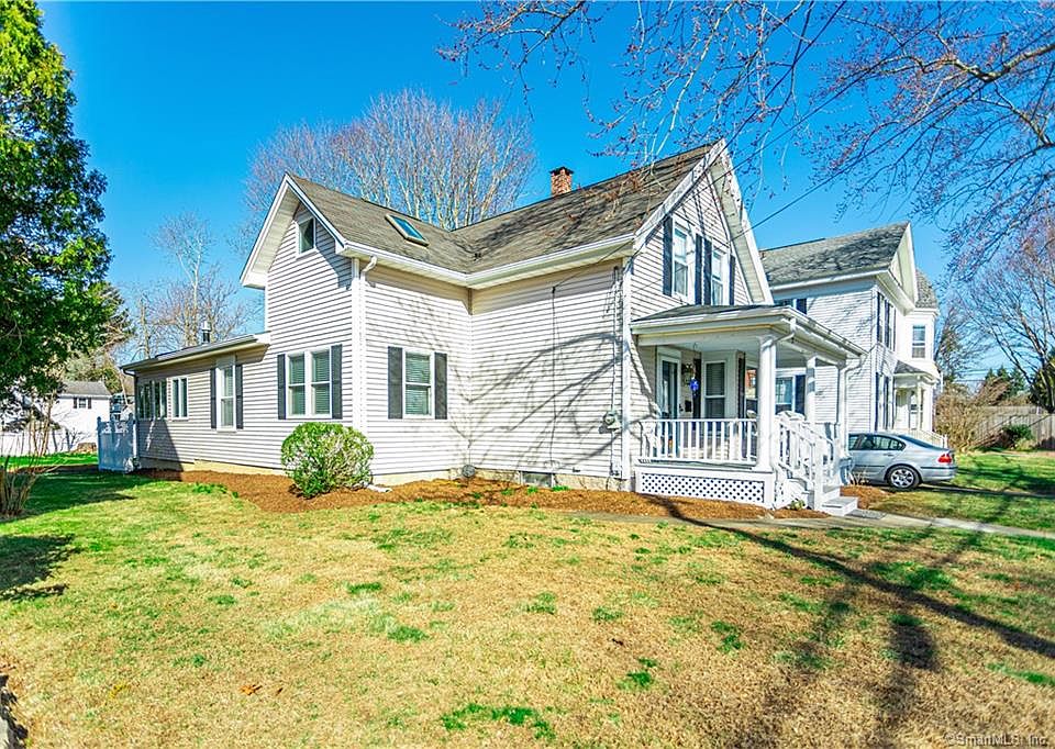 7 Moss St, Pawcatuck, CT 06379 Zillow