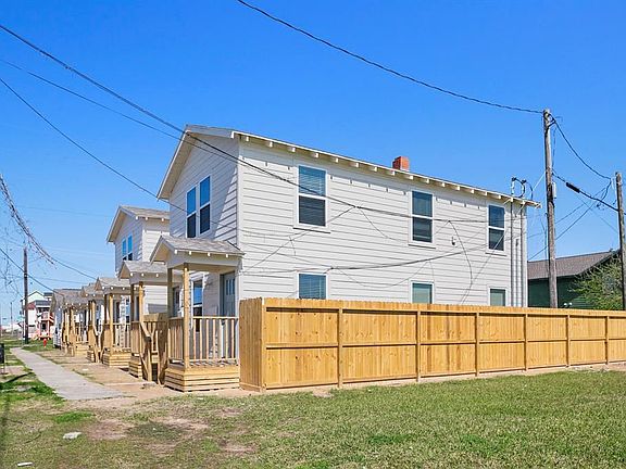 3rd image of 712 38th St #B