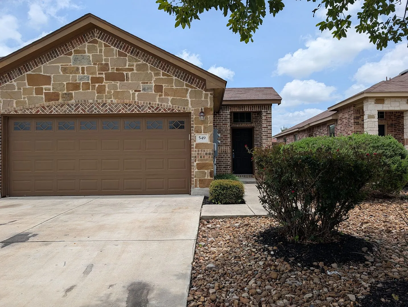 3/2/2 in Creekside Crossing / No Carpet / Covered Patio / Fenced in Backyard / CISD — Photo 2