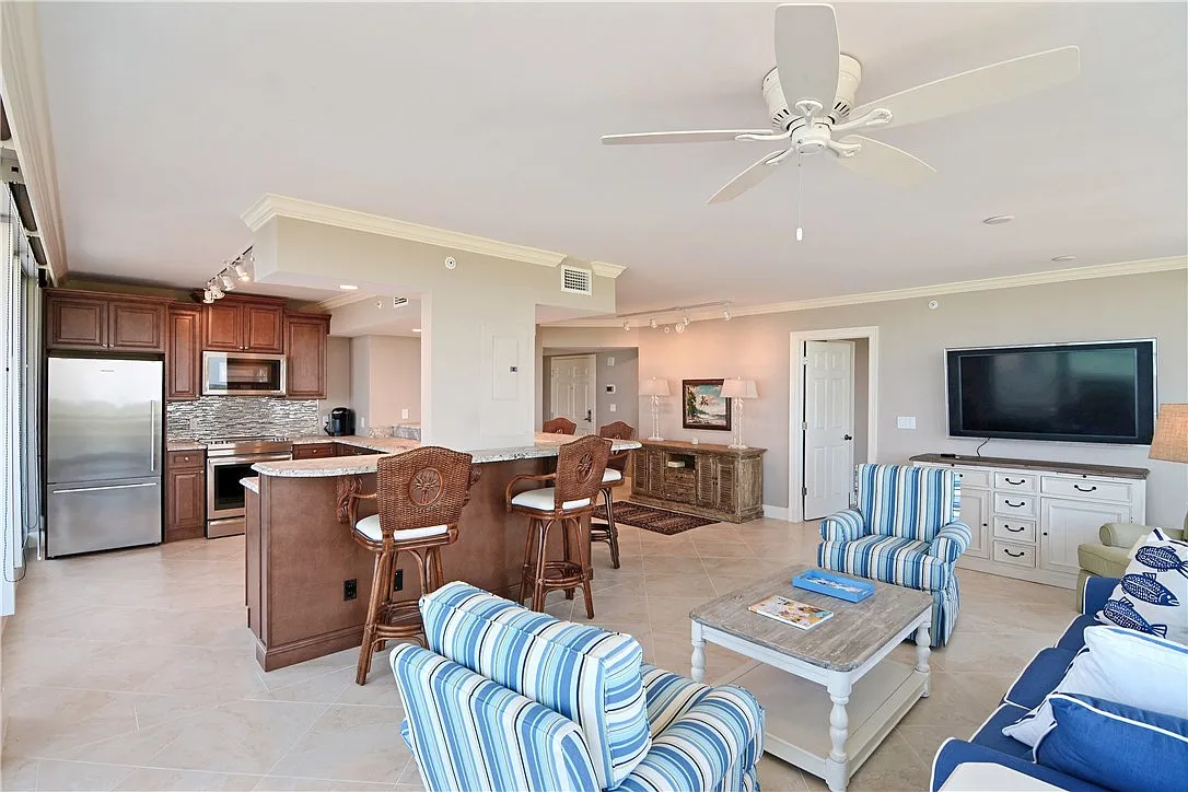 2 bed, $8,000 — Photo 4