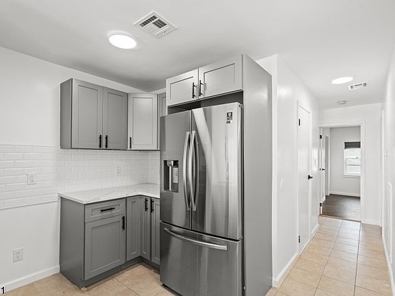 3rd image of 700 4th Ave