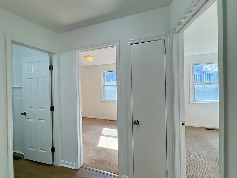 8252 Longpoint Rd — Photo 4