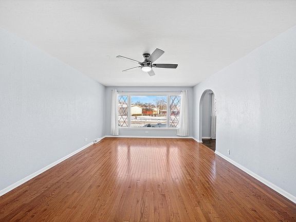 5th image of 350 N Park Dr