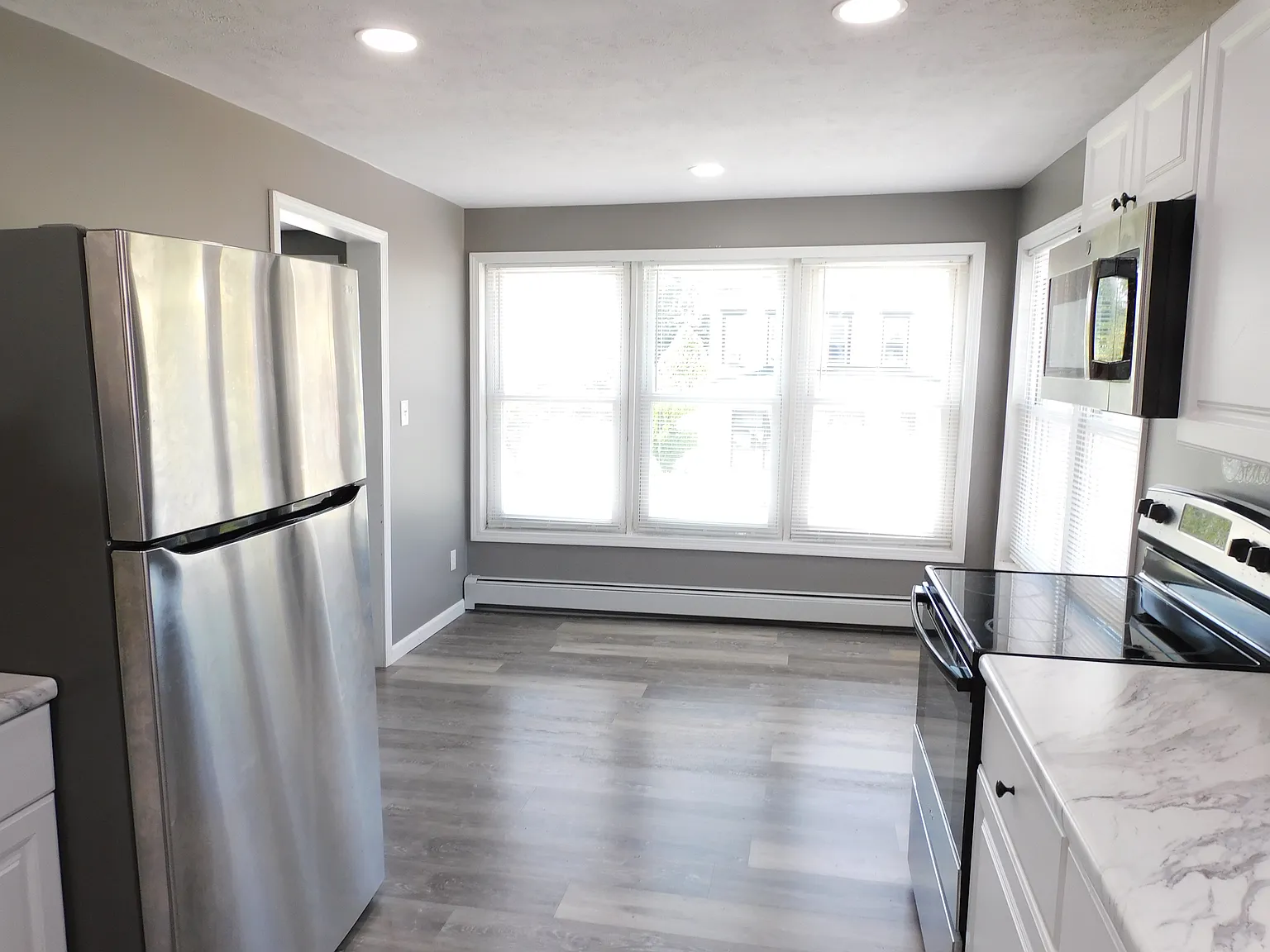 3 bed, 1200 sqft, $1,100 — Photo 3