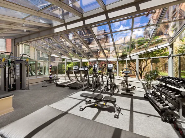 505 West 47th Street image 8 of 9