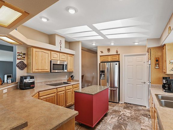 4th image of 10907 S Pinecroft Rd