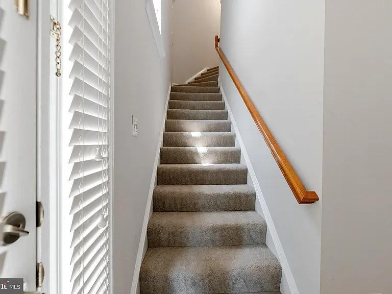 13960 Greendale Dr — Photo 5