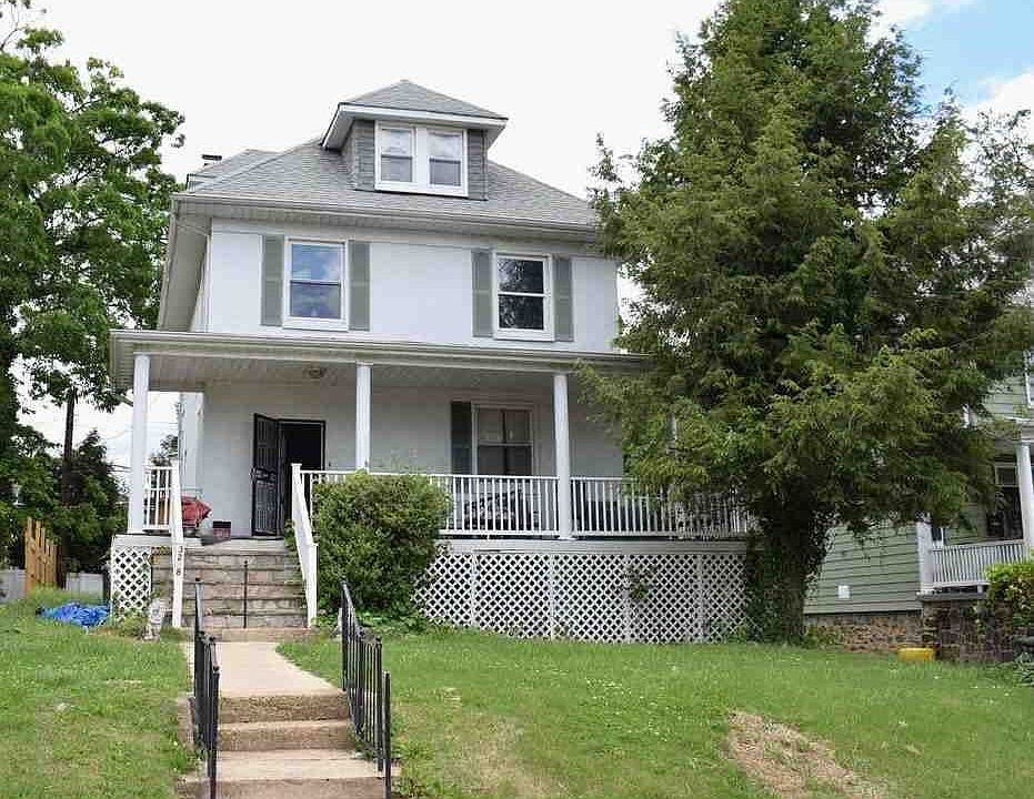 1st image of 3208 Carlisle Ave