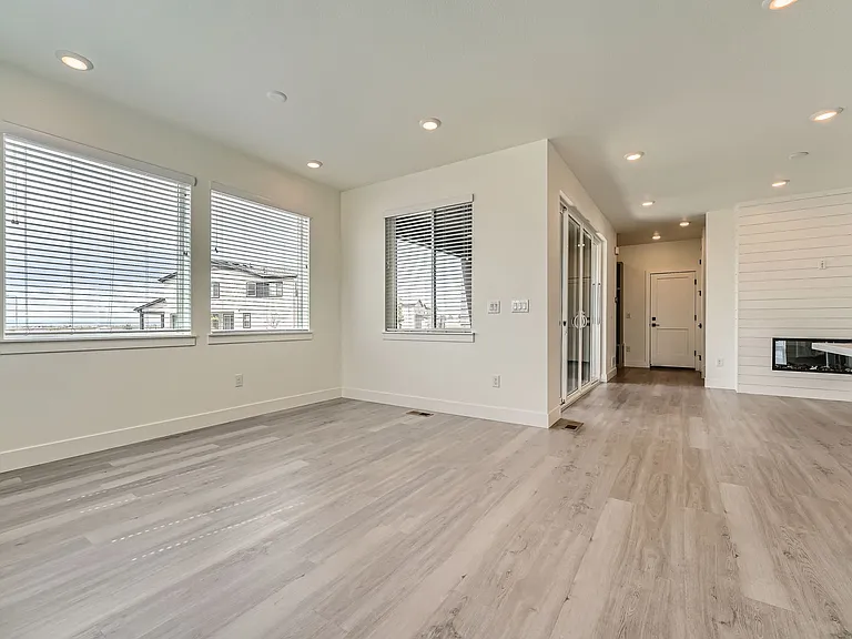 1247 S Algonquian St — Photo 5