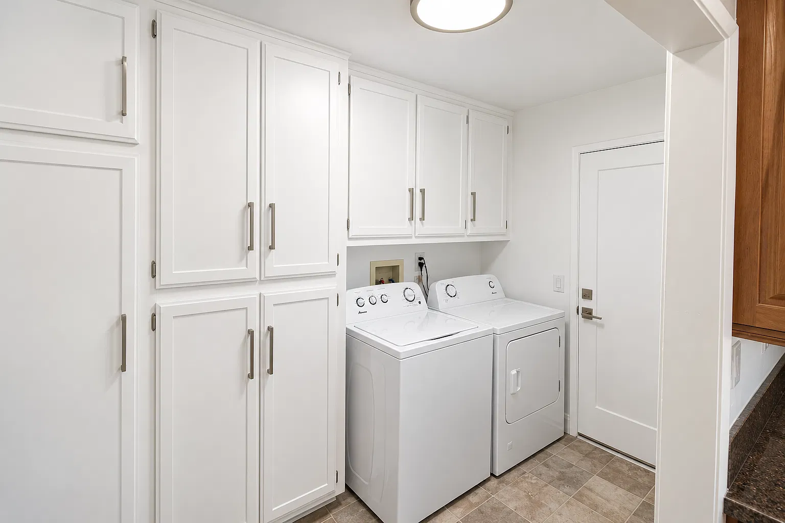 3 bed, 1344 sqft, $4,500 — Photo 4