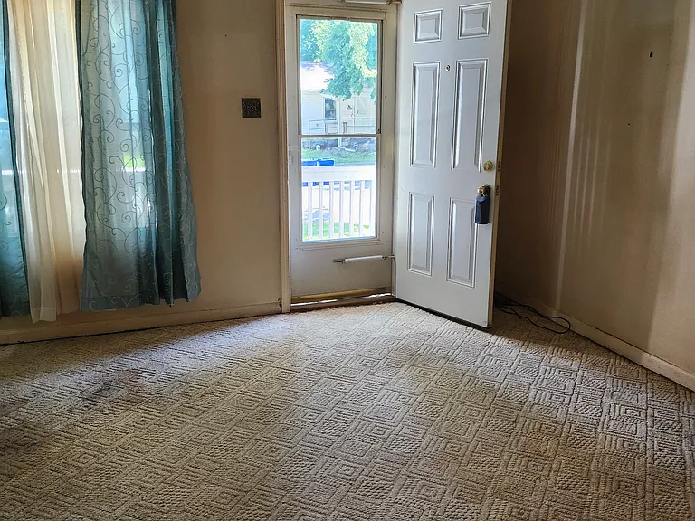1739 N Gulick Ave — Photo 22