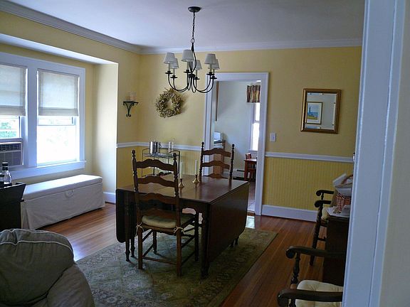 A formal dining room for wonderful dinner parties