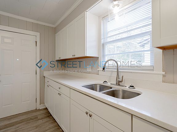 5th image of 296 Westover Dr