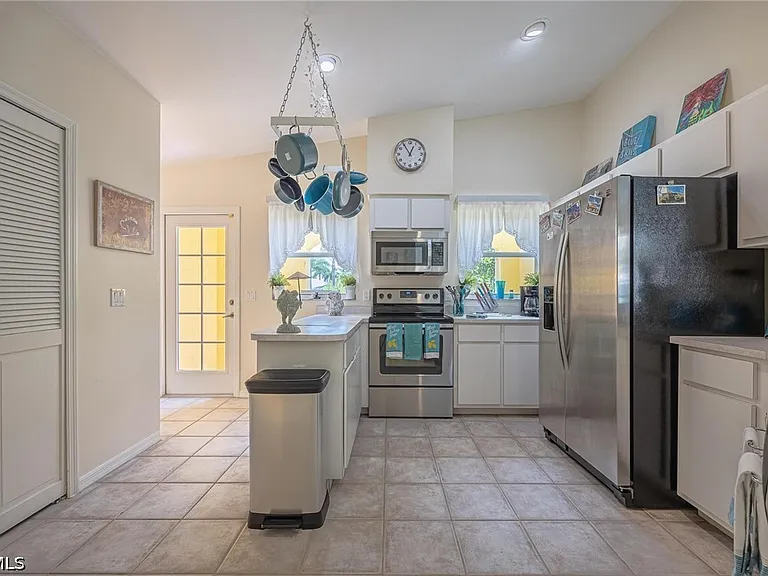 4123 SW 26th Pl — Photo 14
