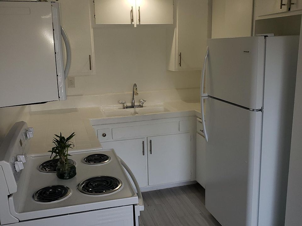 1st image of 612 N Wilcox Ave APT 11