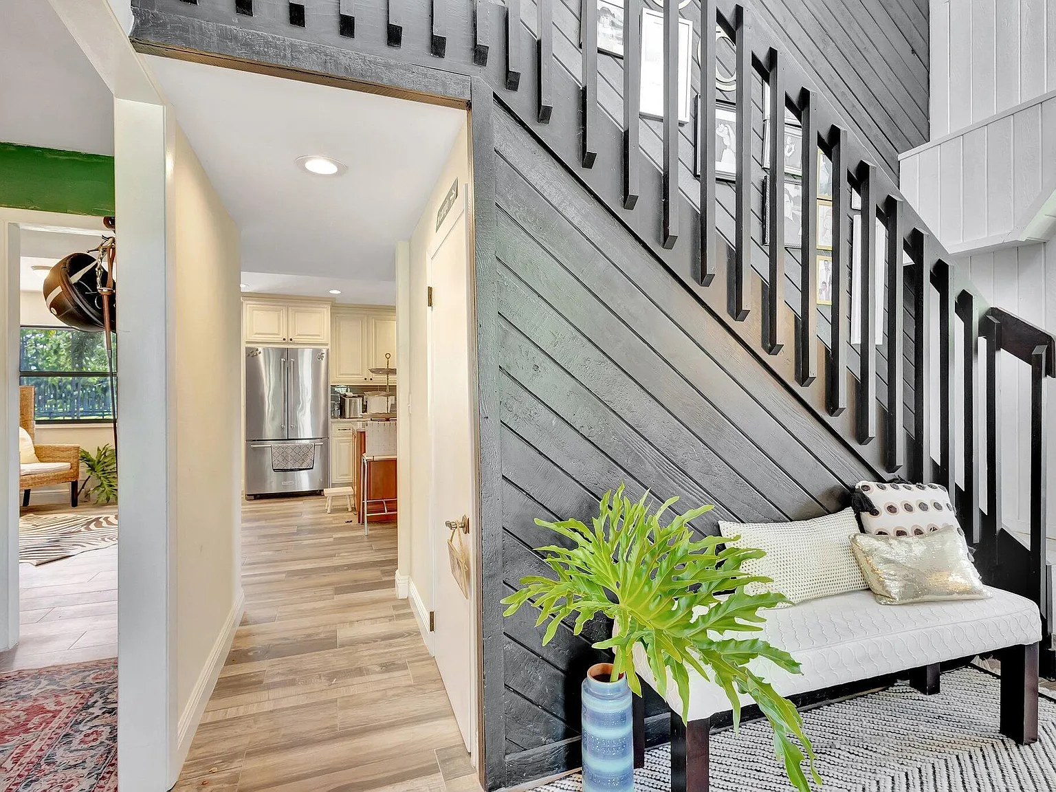 5 bed, 3.5 bath, 3329 sqft, $9,000 — Photo 4
