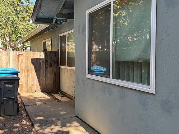 2nd image of 1573 Beachwood Drive