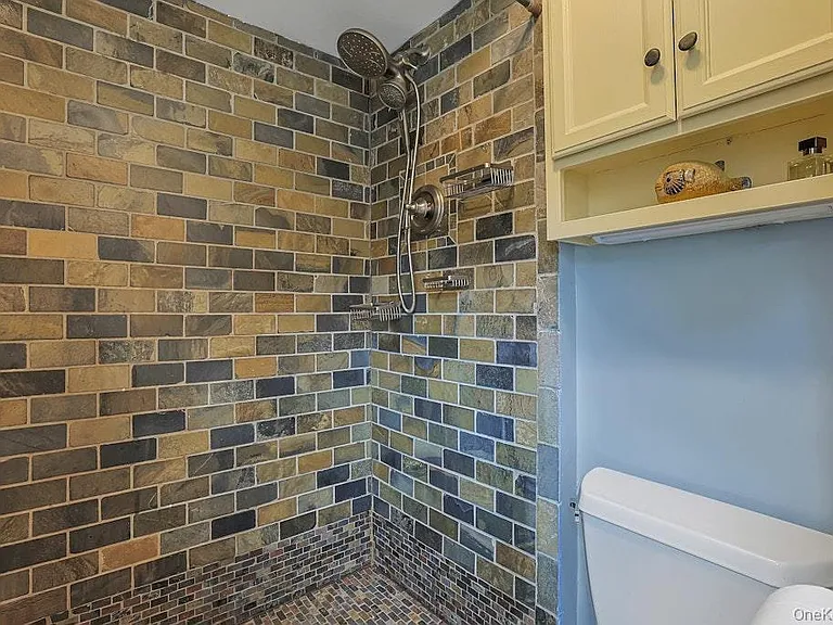 21 Anderson Ave — Photo 27