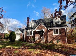 113 E Cedar Ln, Teaneck, NJ 07666