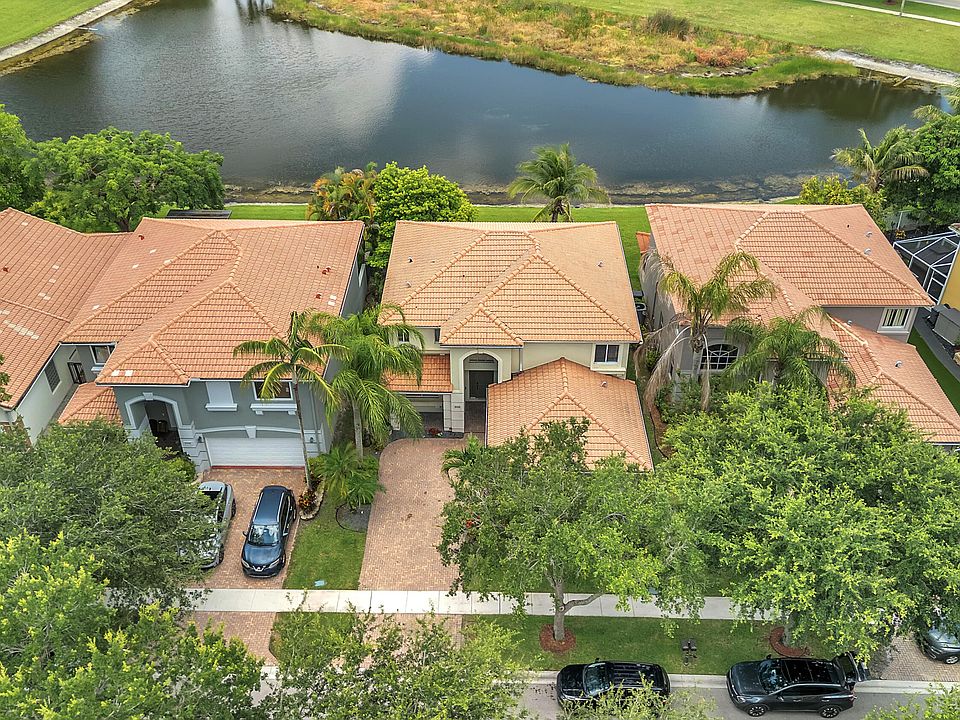 1st image of 726 Gazetta Way
