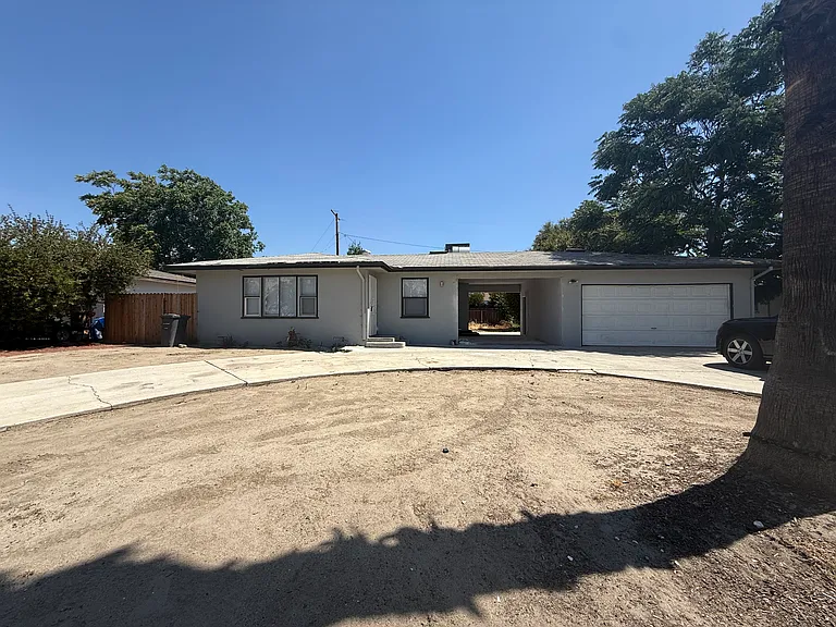 40663 Revere Ave — Photo 1
