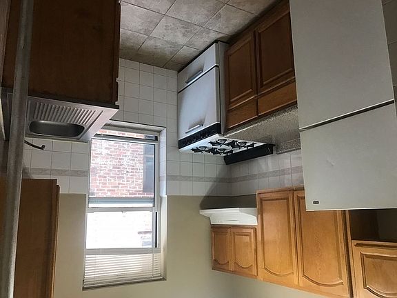 4th image of 4731 37th St APT 2C