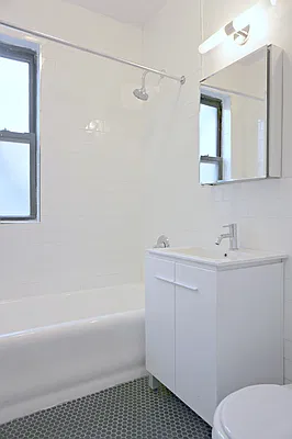 Rented by Metropolitan Equities | media 21