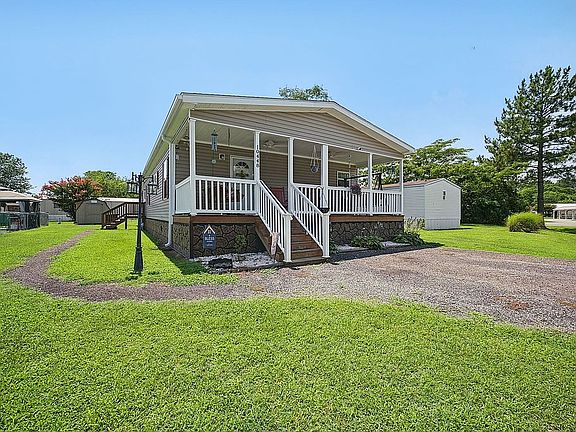 3rd image of 10488 Twin Ponds Dr