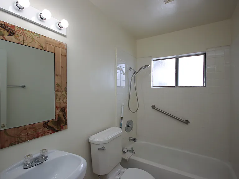 44 N Oak Ave #7 — Photo 13