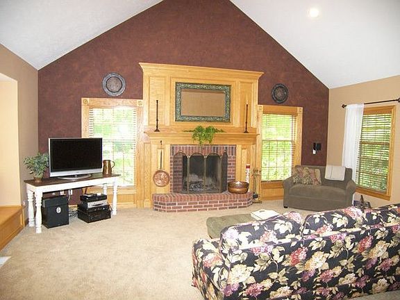 3rd image of 10605 Mount Royal Dr