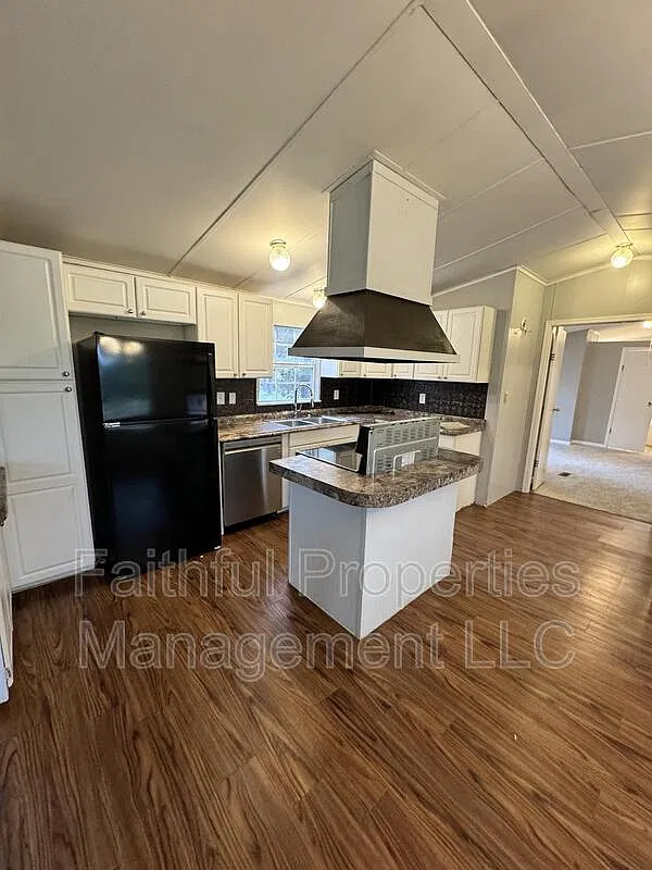 3 bed, 2.0 bath, $1,200 — Photo 3