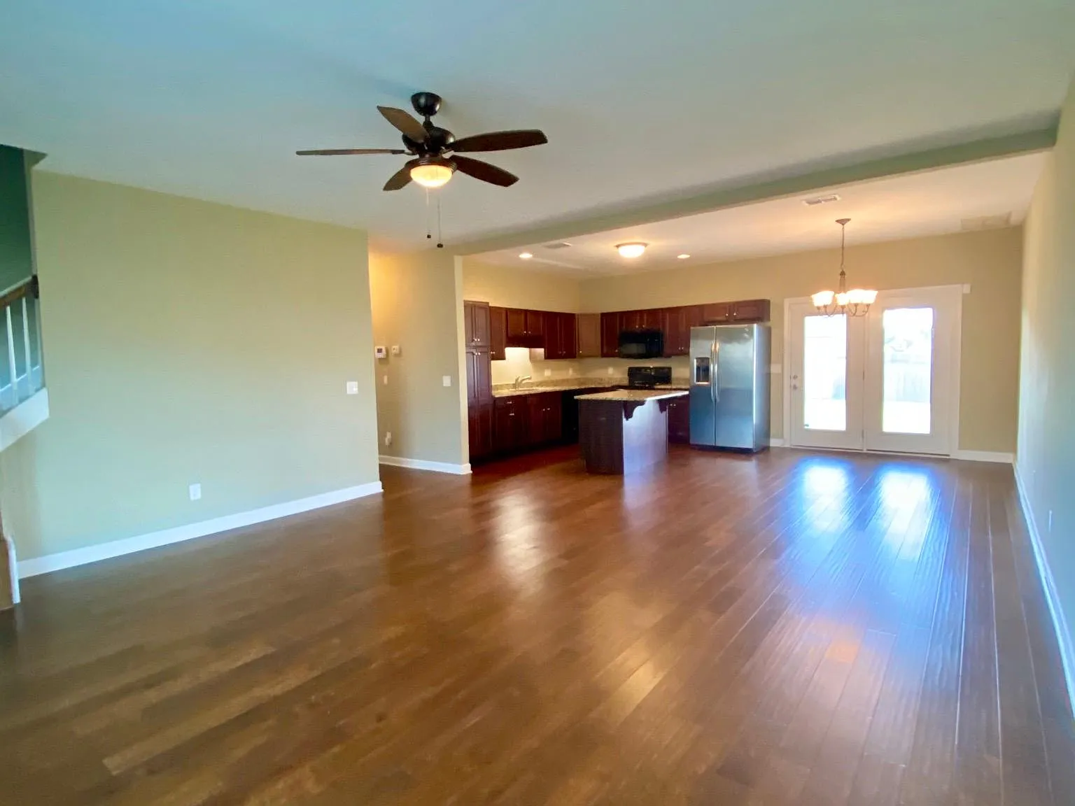 4 bed, 2.5 bath, 2360 sqft, $2,590 — Photo 4