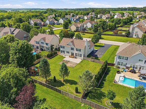 4th image of 2457 Bryn Mawr Ln