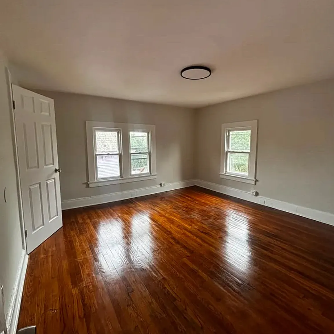 3 bed, $2,300 — Photo 3