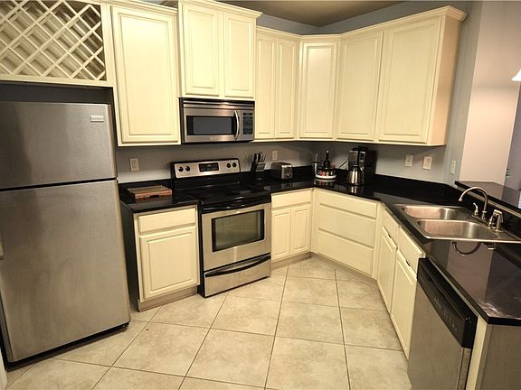5th image of 700 15th St Unit 3309