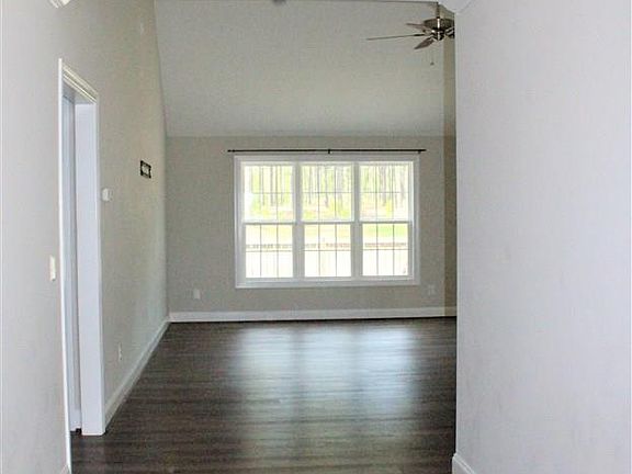 4th image of 1428 Fox Hollow Dr